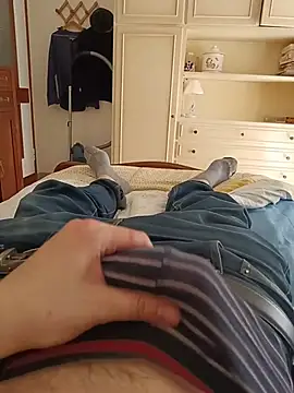 Snapshot of Empi19cm chatting on April 5, 2026, 2:24 pm Empi19cm online show from April 5, 2026, 2:24 pm