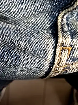 Snapshot of Empi19cm chatting on March 10, 2026, 11:03 am Empi19cm online show from March 10, 2026, 11:03 am