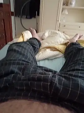 Snapshot of Empi19cm chatting on April 12, 2026, 4:32 pm Empi19cm online show from April 12, 2026, 4:32 pm