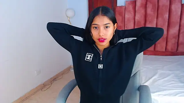 Snapshot of Milaa_Star_ chatting on October 9, 2025, 4:13 am Milaa Star online show from October 9, 2025, 4:13 am