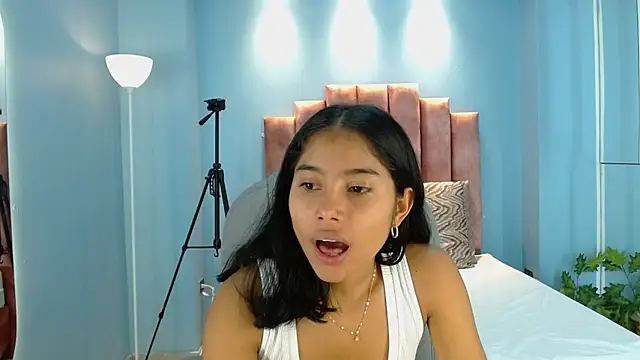 Snapshot of Milaa_Star_ chatting on February 11, 2026, 4:01 am Milaa Star online show from February 11, 2026, 4:01 am