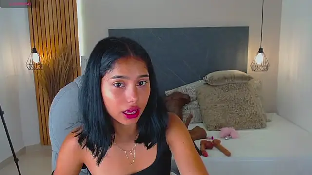 Snapshot of Milaa_Star_ chatting on May 27, 2026, 3:47 am Milaa Star online show from May 27, 2026, 3:47 am