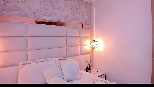 Salome Smitth 1 online show from March 14, 2026, 8:04 pm