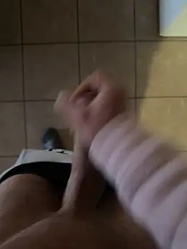 Snapshot of maialexte chatting on December 21, 2025, 7:43 am maialexte online show from December 21, 2025, 7:43 am