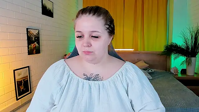 Snapshot of SladaDell chatting on October 11, 2025, 5:08 am SladaDell online show from October 11, 2025, 5:08 am