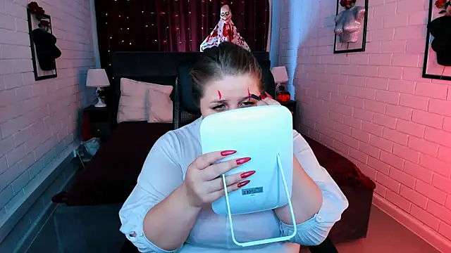 Snapshot of SladaDell chatting on October 25, 2025, 5:06 am SladaDell online show from October 25, 2025, 5:06 am