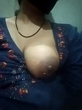 baddy8008 online show from October 24, 2025, 4:28 pm