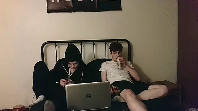 Snapshot of BigIncognitoXXX chatting on February 18, 2026, 8:44 am BigIncognitoXXX online show from February 18, 2026, 8:44 am