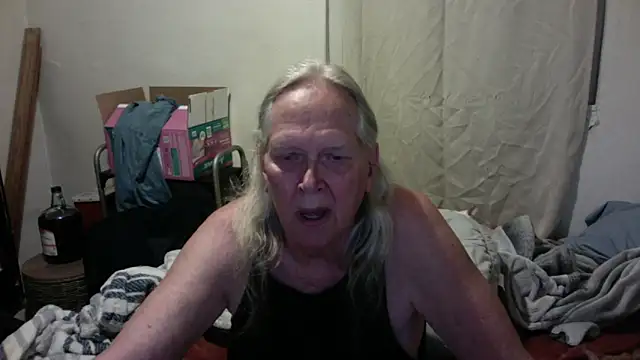 Snapshot of OldLadySara chatting on May 29, 2026, 6:30 am OldLadySara online show from May 29, 2026, 6:30 am
