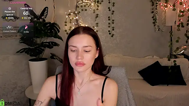 Snapshot of Aria_Mila chatting on June 1, 2026, 3:18 am Aria Mila online show from June 1, 2026, 3:18 am