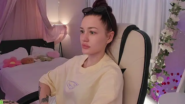 Snapshot of Aria_Mila chatting on May 28, 2026, 3:03 am Aria Mila online show from May 28, 2026, 3:03 am