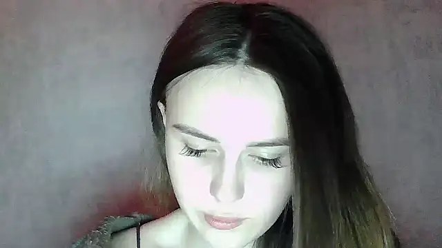 SweetLoraa online show from April 9, 2026, 10:27 pm