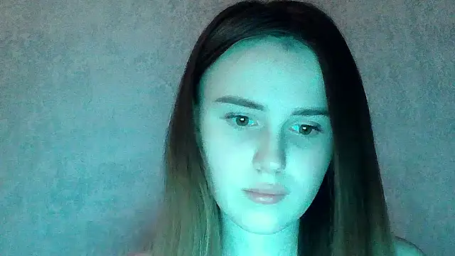 SweetLoraa online show from March 11, 2026, 8:25 pm