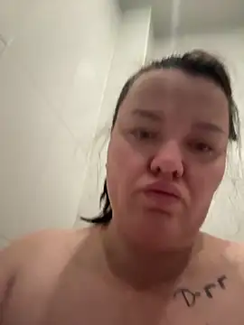 SunnyLeila2101 online show from May 8, 2026, 4:27 am