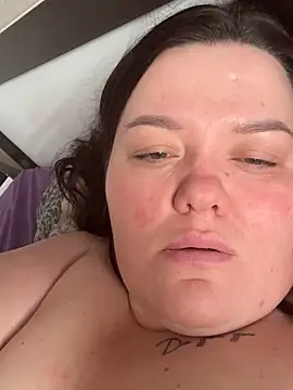 Snapshot of SunnyLeila2101 chatting on February 18, 2026, 11:06 am SunnyLeila2101 online show from February 18, 2026, 11:06 am