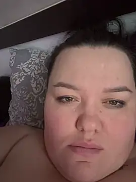 Snapshot of SunnyLeila2101 chatting on February 16, 2026, 2:05 pm SunnyLeila2101 online show from February 16, 2026, 2:05 pm