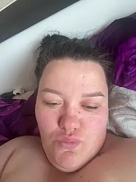 SunnyLeila2101 online show from May 19, 2026, 5:47 am