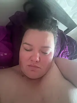 SunnyLeila2101 online show from May 25, 2026, 2:33 am