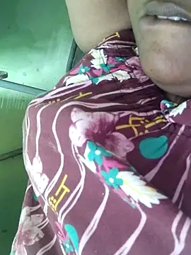 Snapshot of Tamilreethu chatting on October 14, 2025, 5:35 pm Tamilreethu online show from October 14, 2025, 5:35 pm