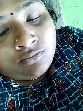 Snapshot of Tamilreethu chatting on October 11, 2025, 7:59 pm Tamilreethu online show from October 11, 2025, 7:59 pm