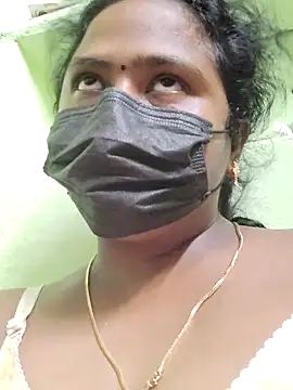 Snapshot of Tamilreethu chatting on September 8, 2025, 6:18 pm Tamilreethu online show from September 8, 2025, 6:18 pm