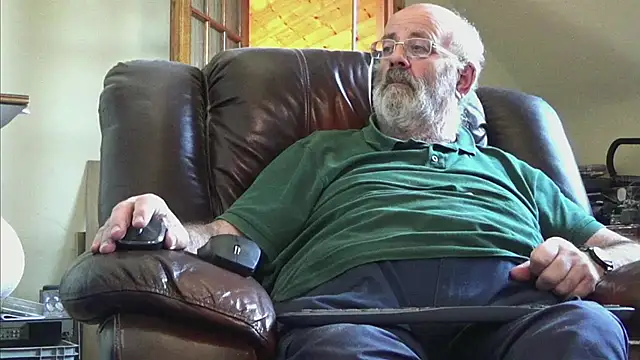 janzer13 online show from November 1, 2025, 2:11 pm