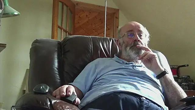 Snapshot of janzer13 chatting on February 14, 2026, 1:33 pm janzer13 online show from February 14, 2026, 1:33 pm