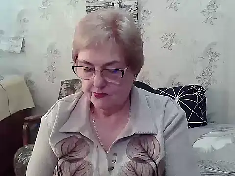 Renata62011 online show from May 12, 2026, 12:33 pm