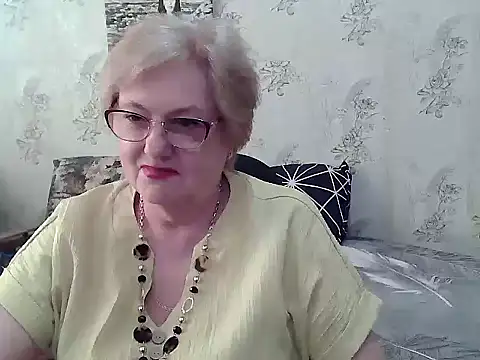 Renata62011 online show from May 8, 2026, 12:42 pm