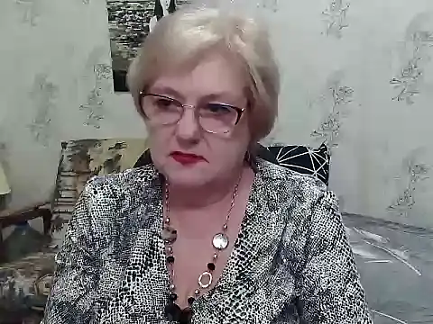 Renata62011 online show from May 7, 2026, 4:21 pm