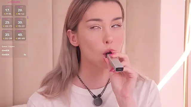 Snapshot of Nesolla chatting on December 19, 2025, 8:33 pm Nesolla online show from December 19, 2025, 8:33 pm