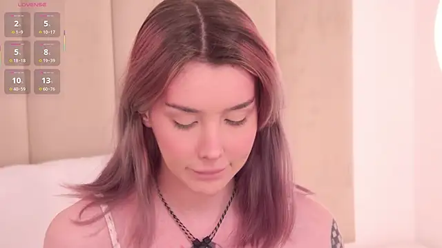 Nesolla online show from December 5, 2025, 11:42 am