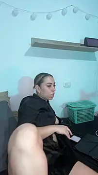 Snapshot of Moon_Blake chatting on March 21, 2026, 8:19 am Moon Blake online show from March 21, 2026, 8:19 am