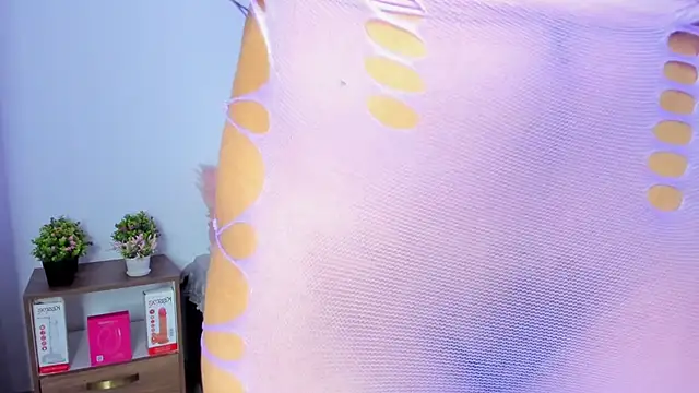 Snapshot of bell_popperr_ chatting on October 18, 2025, 11:23 am bell popperr online show from October 18, 2025, 11:23 am