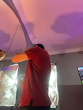 ArturoCardona  online show from December 14, 2025, 1:49 pm