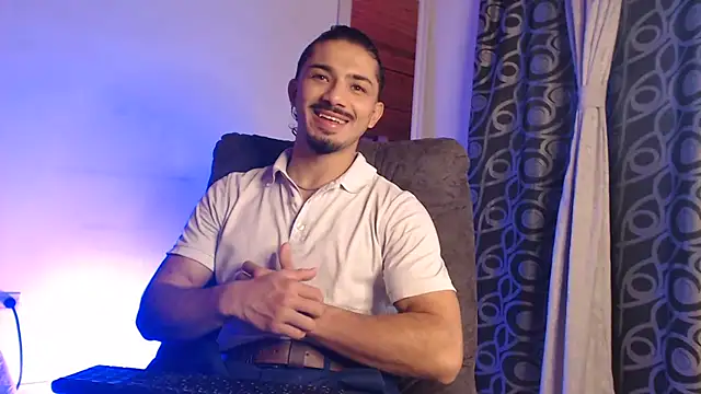 Snapshot of ArturoCardona_ chatting on July 3, 2026, 11:17 am ArturoCardona online show from July 3, 2026, 11:17 am