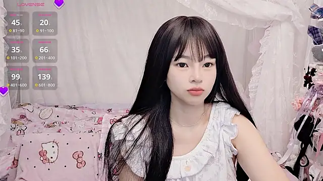 Snapshot of 9aunatiis chatting on April 5, 2026, 8:37 pm 9aunatiis online show from April 5, 2026, 8:37 pm