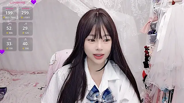 Snapshot of 9aunatiis chatting on February 19, 2026, 8:50 pm 9aunatiis online show from February 19, 2026, 8:50 pm