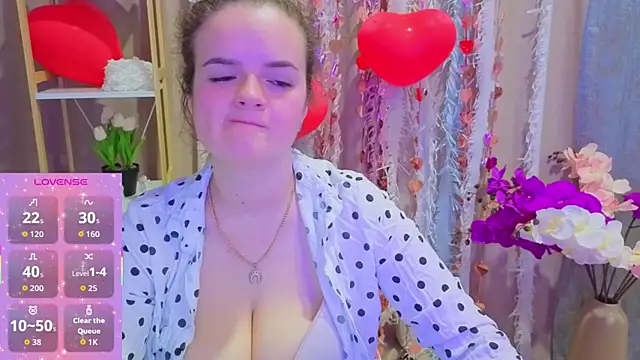 Snapshot of Luisa_Rosee chatting on February 13, 2026, 8:20 pm Luisa Rosee online show from February 13, 2026, 8:20 pm