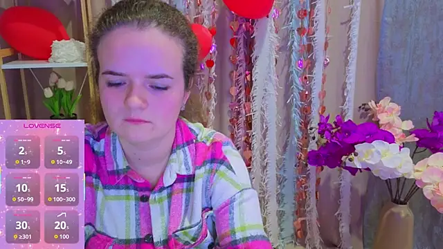 Snapshot of Luisa_Rosee chatting on February 19, 2026, 8:17 pm Luisa Rosee online show from February 19, 2026, 8:17 pm