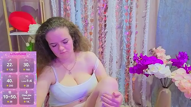 Snapshot of Luisa_Rosee chatting on February 21, 2026, 7:27 pm Luisa Rosee online show from February 21, 2026, 7:27 pm