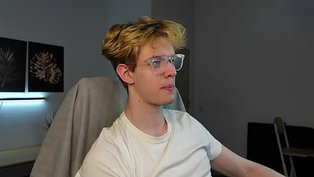 Logan Fraser online show from October 4, 2025, 6:15 am