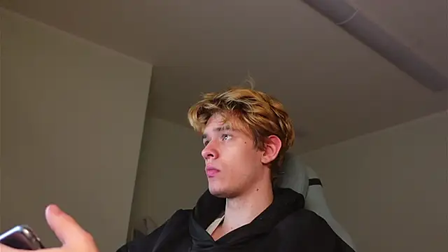 Logan Fraser online show from November 9, 2025, 2:21 pm