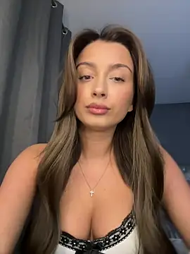 Snapshot of ellariverss chatting on May 21, 2026, 2:20 am ellariverss online show from May 21, 2026, 2:20 am