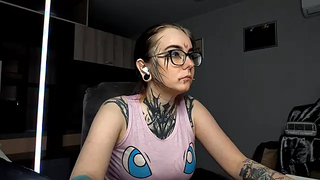 HighelikeGirl online show from October 15, 2025, 12:02 pm