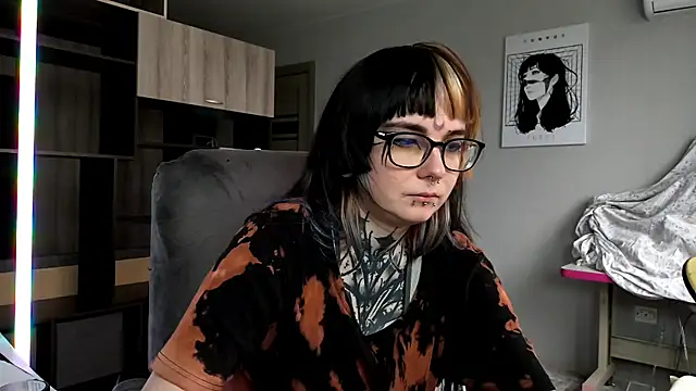 HighelikeGirl online show from November 16, 2025, 7:13 am