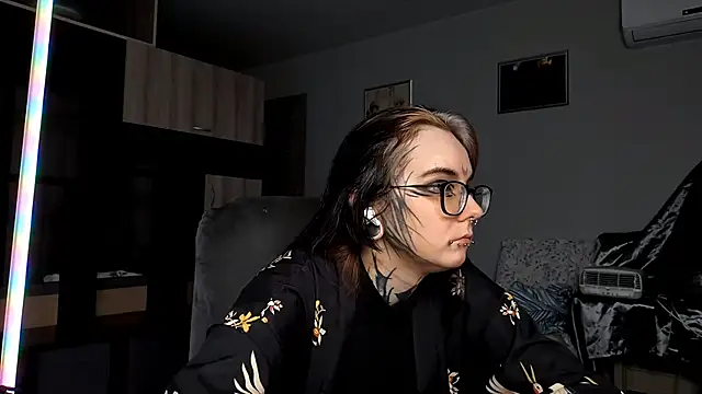 HighelikeGirl online show from October 9, 2025, 10:49 am