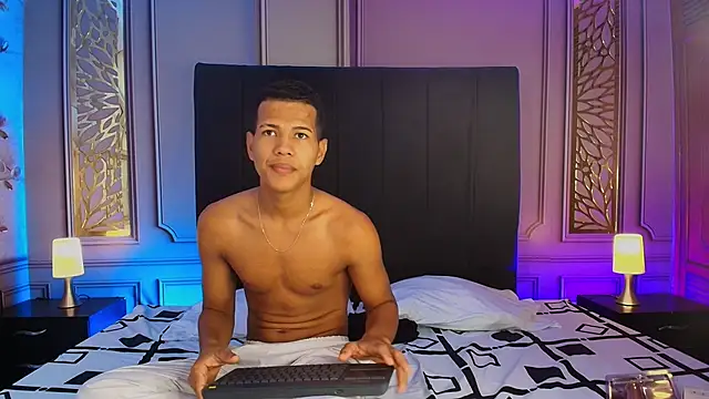 KingStark  online show from September 9, 2025, 11:41 am