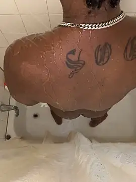 KeYBuMp323 online show from October 1, 2025, 2:27 am