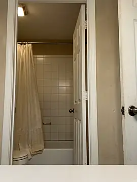 Snapshot of KeYBuMp323 chatting on January 15, 2026, 4:21 pm KeYBuMp323 online show from January 15, 2026, 4:21 pm